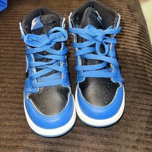 Jordan 1 toddlers size 9. Marina Blue. Great used condition, see pics.